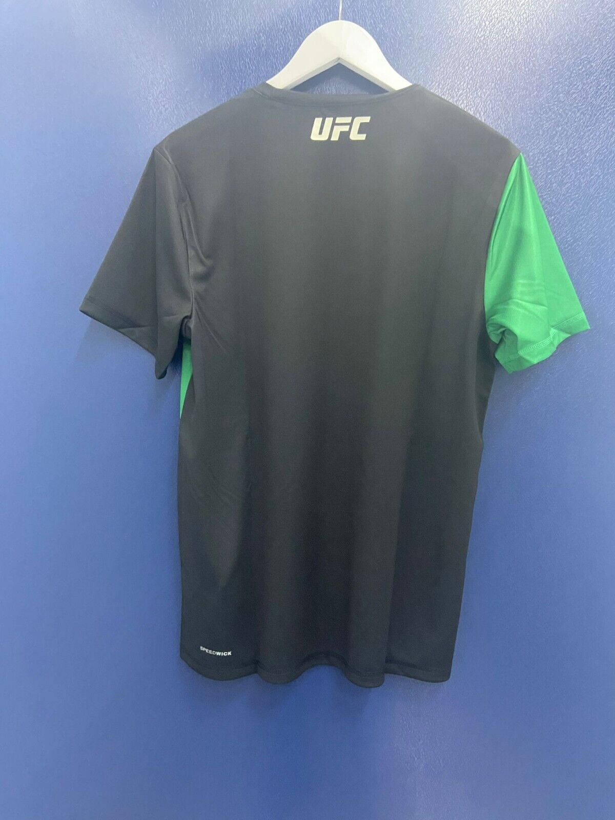 UFC Walk Out Reebok Jersey T-Shirt Black Green Adult Medium