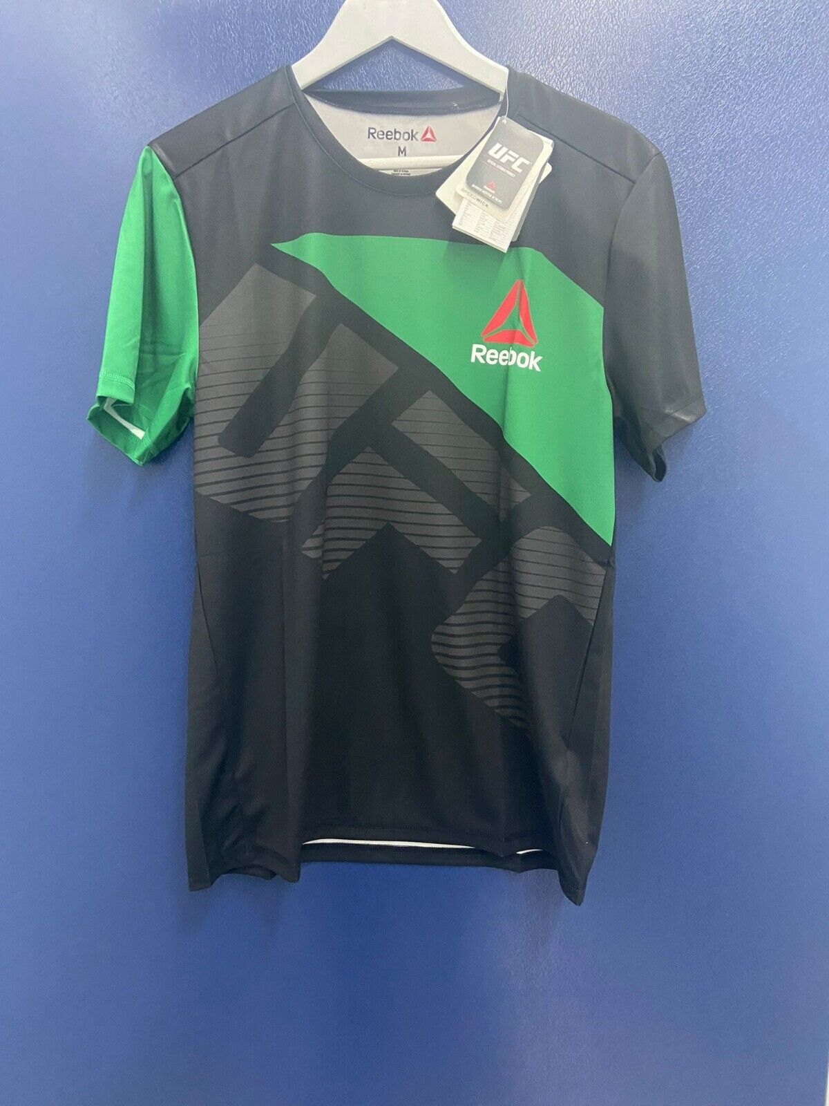 UFC Walk Out Reebok Jersey T-Shirt Black Green Adult Medium