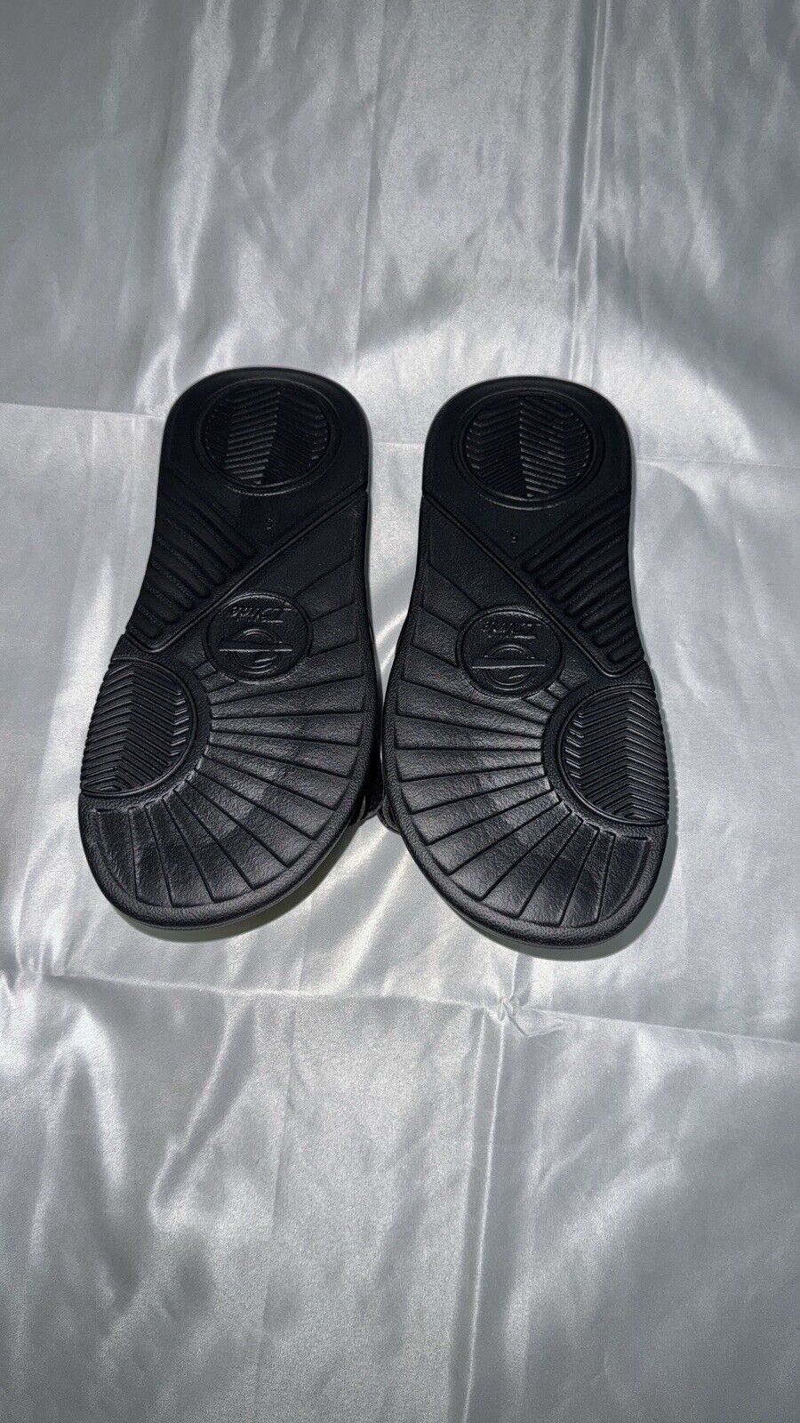 ISlide official UFC Logo Slides - Black/Gold Sliders UK 4